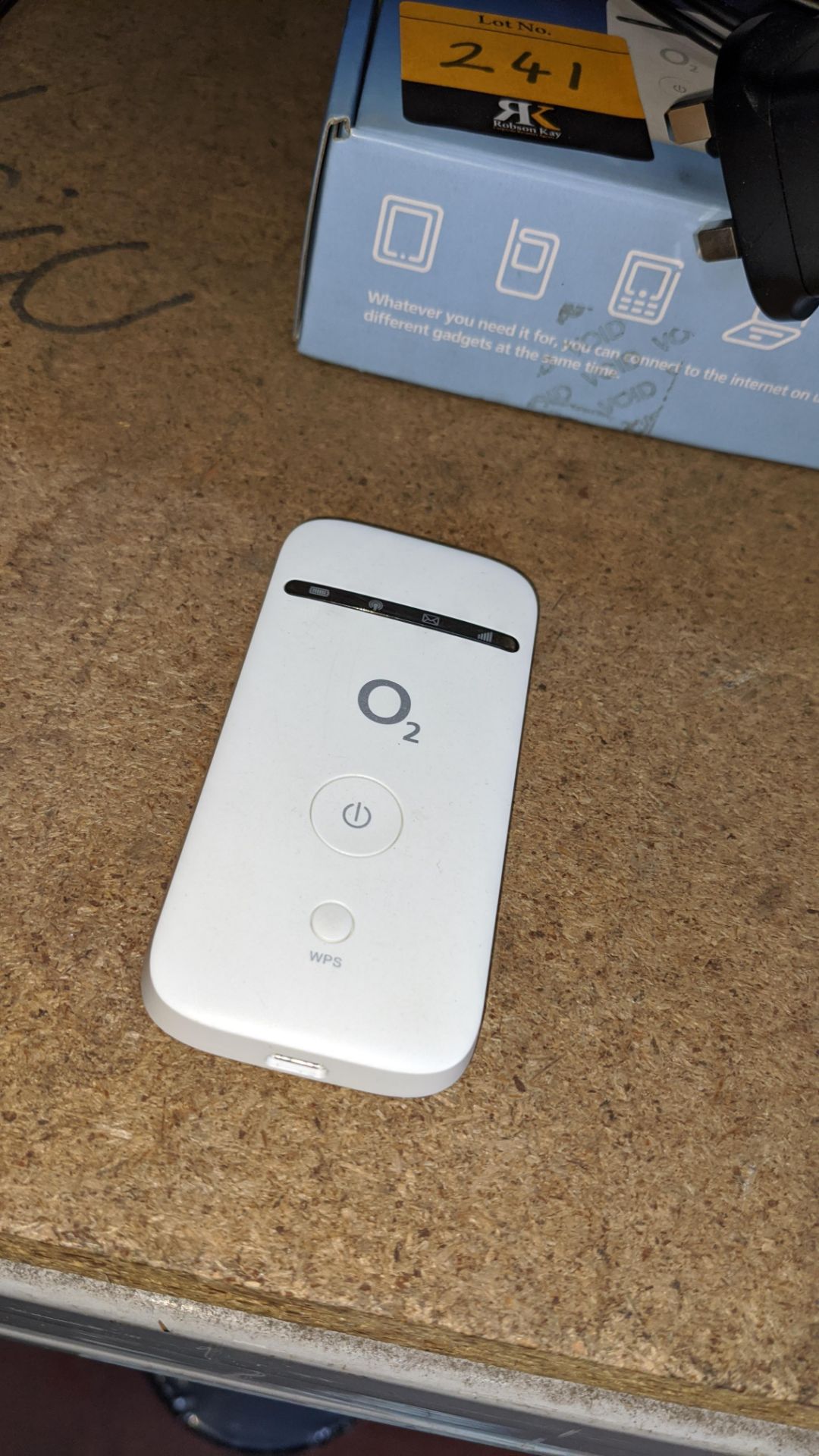 Mobile Wi-Fi O2 pocket hot spot including box & charger - Image 5 of 5