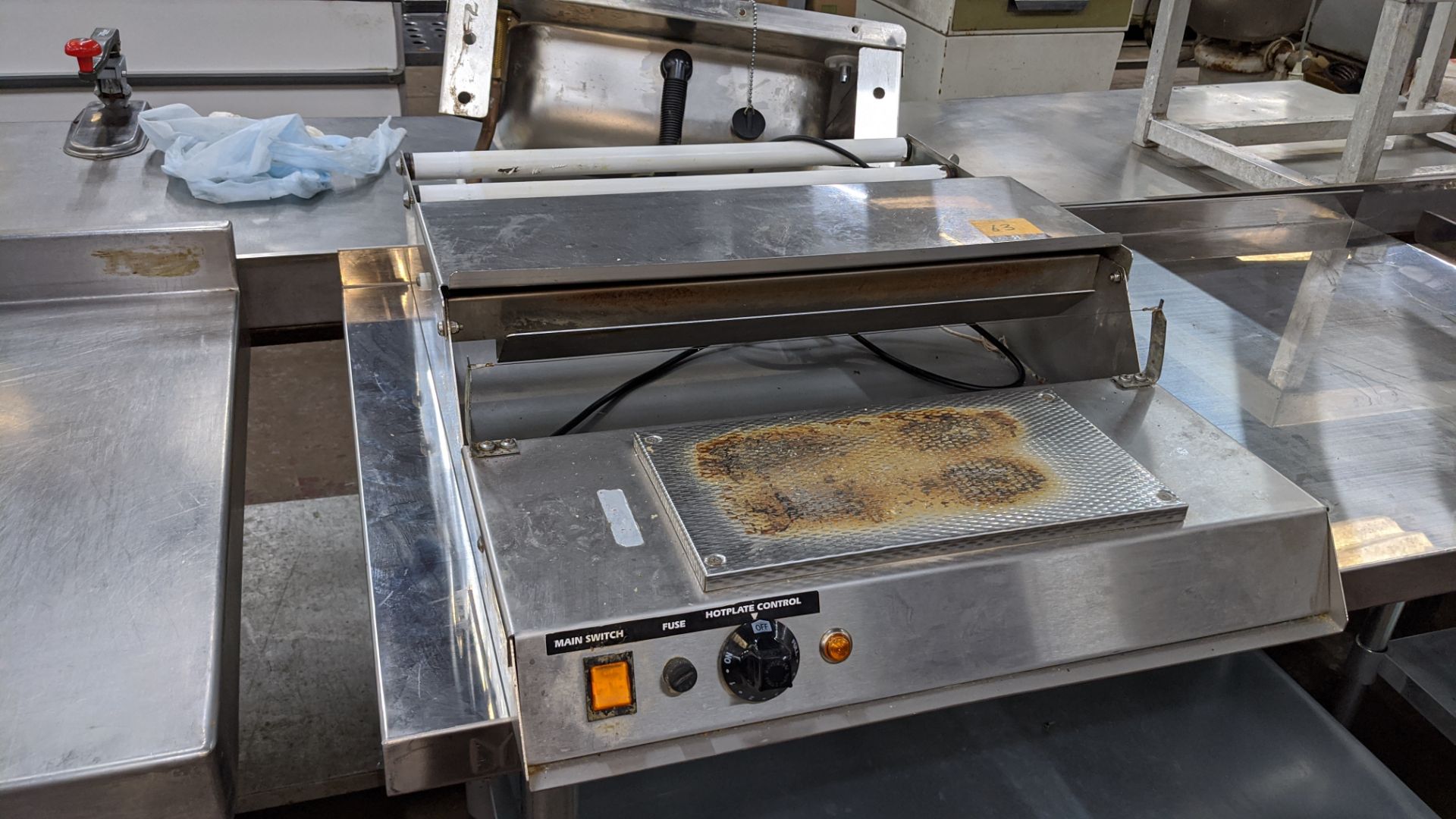 Benchtop heat seal machine