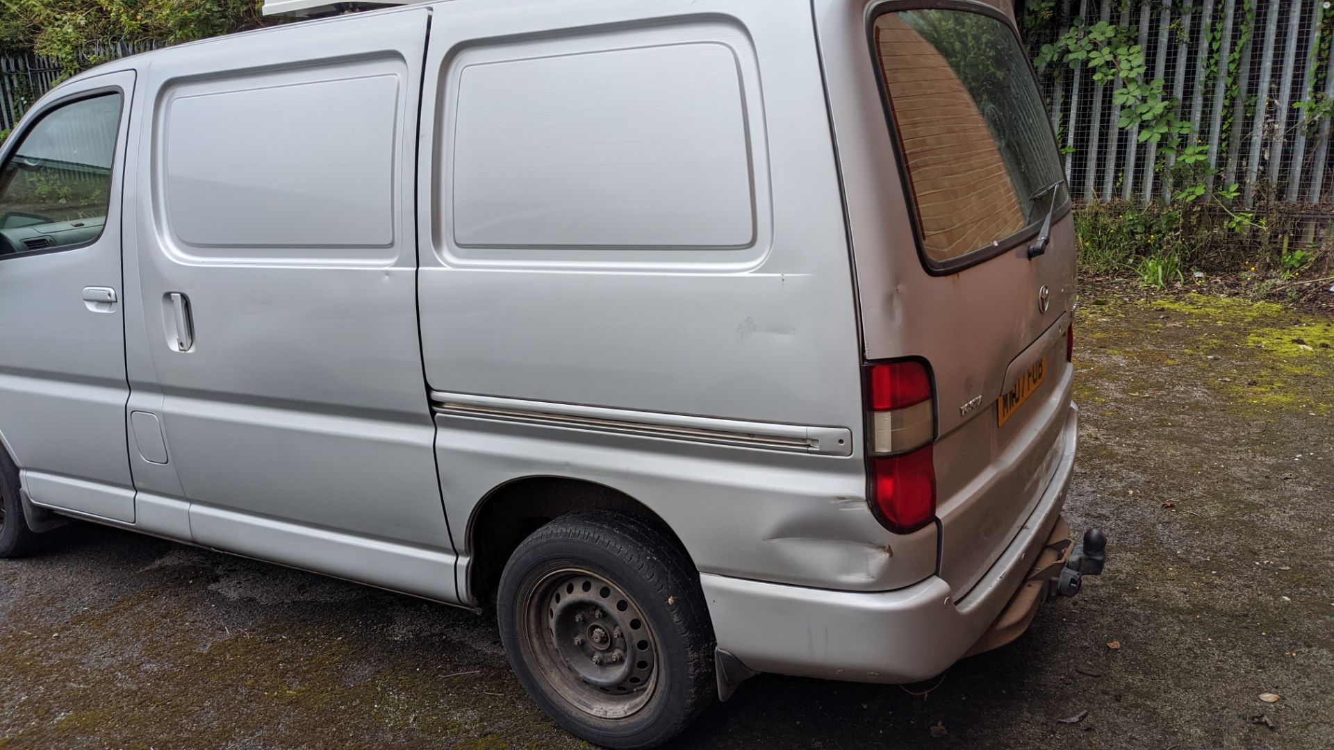 MW07 FUB Toyota HiAce 280 D-4D 95 SWB refrigerated panel van, 5 speed manual gearbox, 2494cc diesel - Image 10 of 35