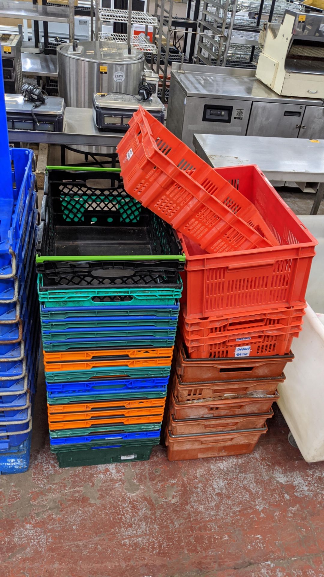 Large quantity of assorted plastic crates in 5 stacks. NB some of the crates have markings indicati - Image 6 of 6