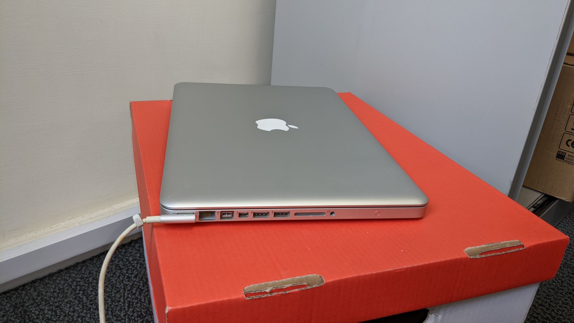 Apple Macbook Pro model A1278 notebook computer with 2.5GHz core i5 (i5-3210m), 8Gb RAM, 500Gb HDD i - Image 14 of 16