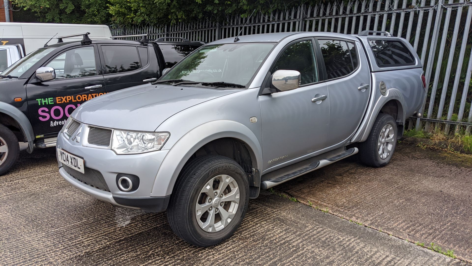 YC14 XDL Mitsubishi L200 Barbarian LB Double Cab DI/D 4X4 pick-up, 5 speed manual gearbox, 2477cc di - Image 6 of 35