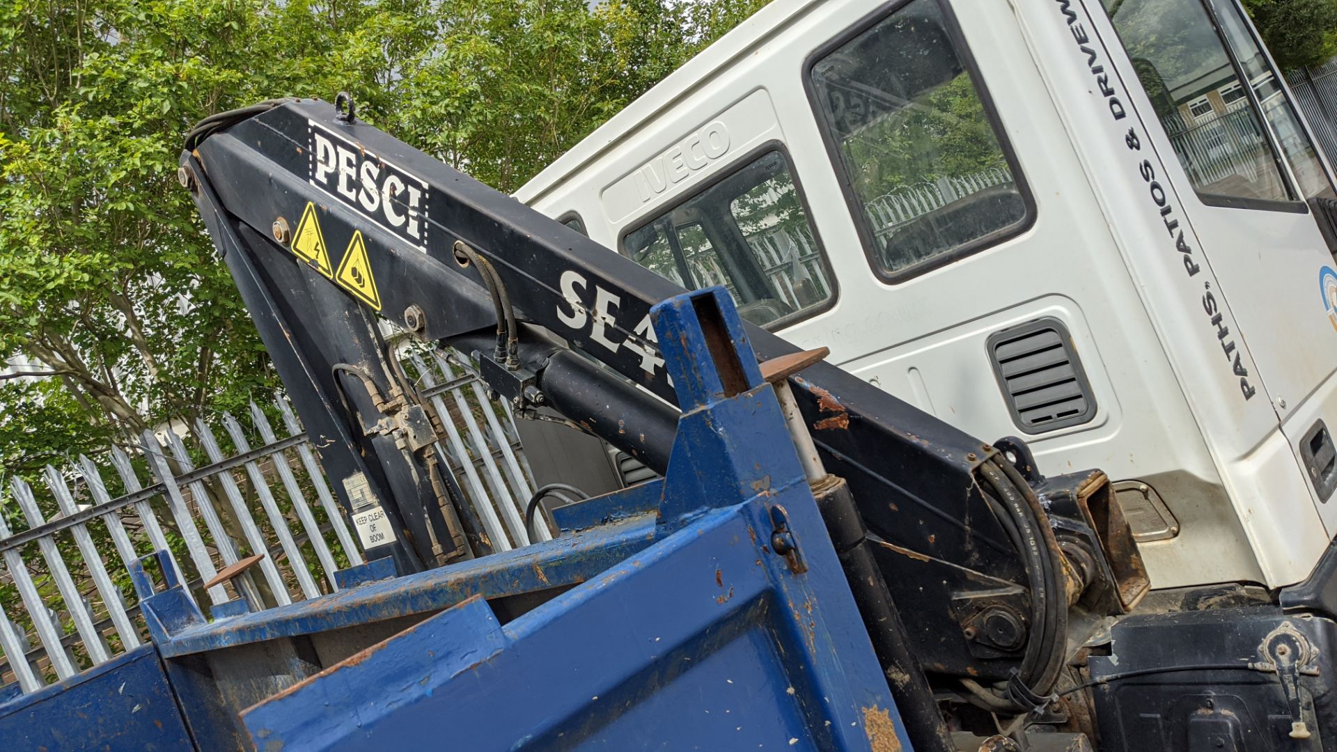 T546 POC Iveco Ford 75E15 7.5ton tipper with hi-ab, 6 speed manual gearbox, 5861cc diesel engine. C - Image 14 of 35