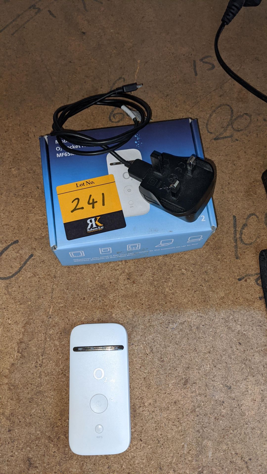 Mobile Wi-Fi O2 pocket hot spot including box & charger - Image 3 of 5