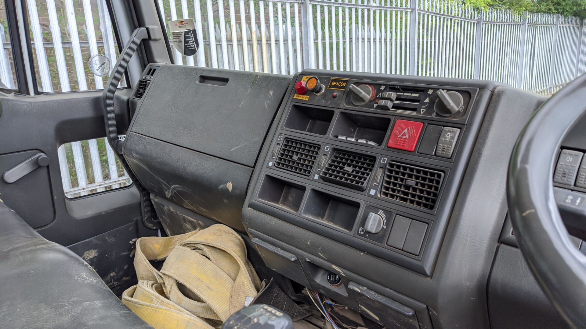 T546 POC Iveco Ford 75E15 7.5ton tipper with hi-ab, 6 speed manual gearbox, 5861cc diesel engine. C - Image 23 of 35