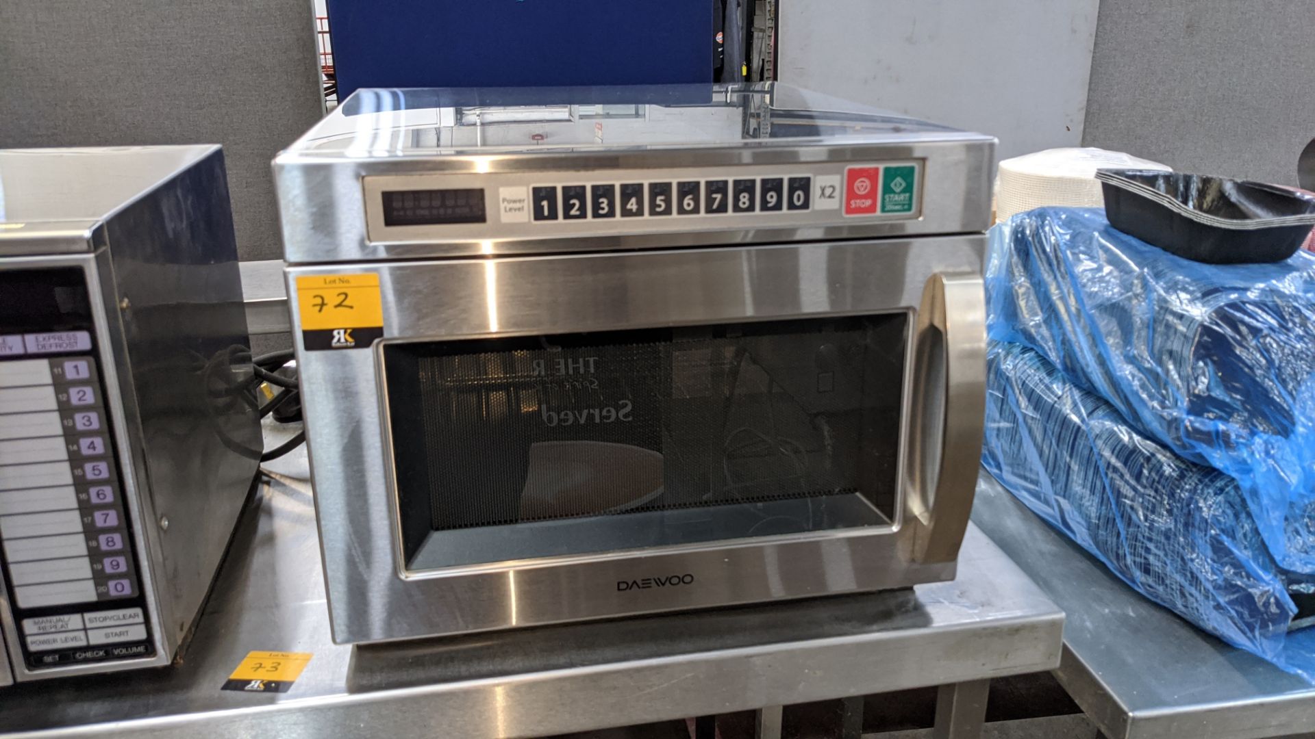 Daewoo commercial microwave model KOM-9F85 - Image 2 of 5