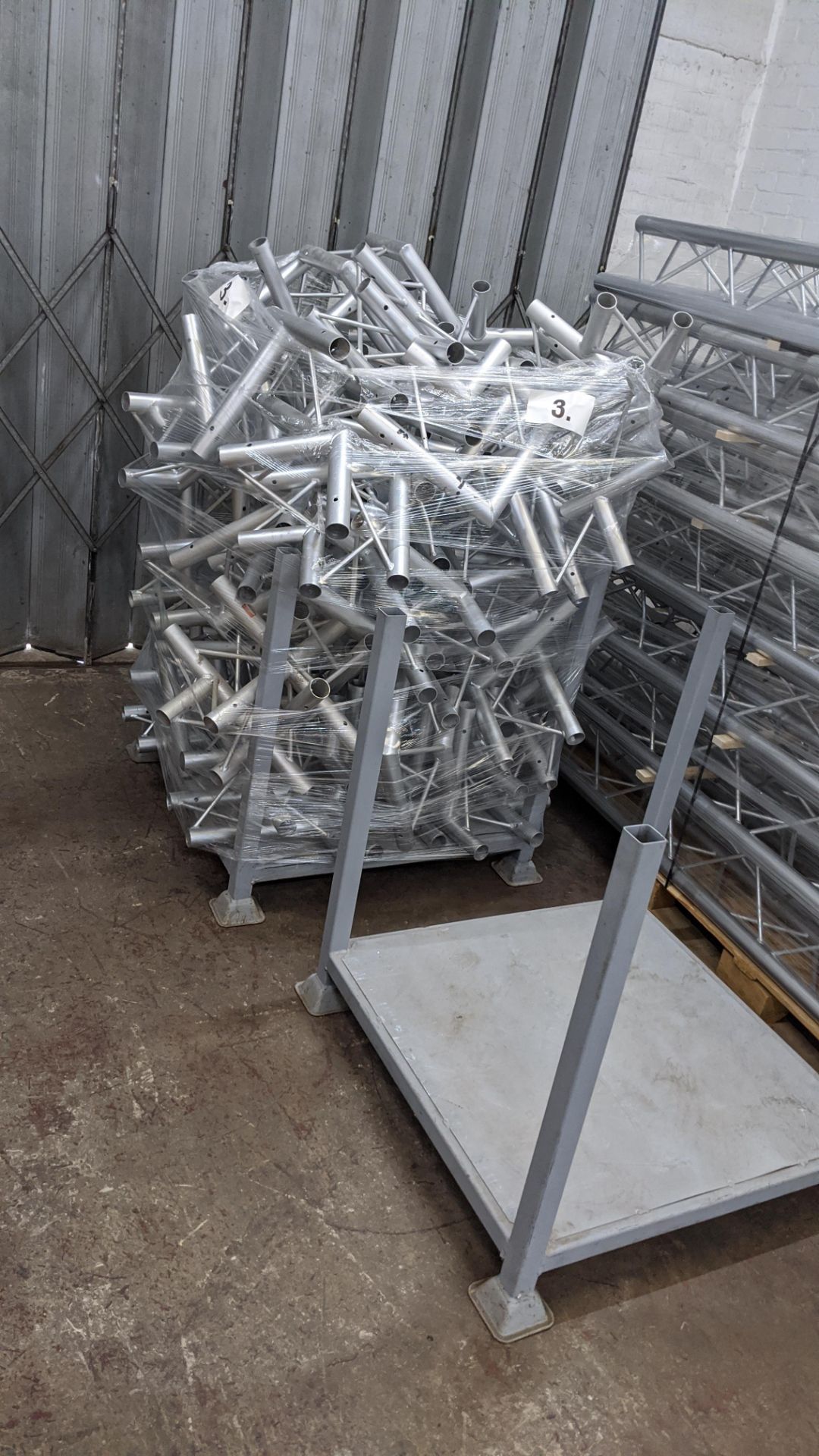 Optikinetics Trilite 200 Series Truss in silver, comprising the following: 8 off 2TR4000, 12 off 2 - Image 7 of 10