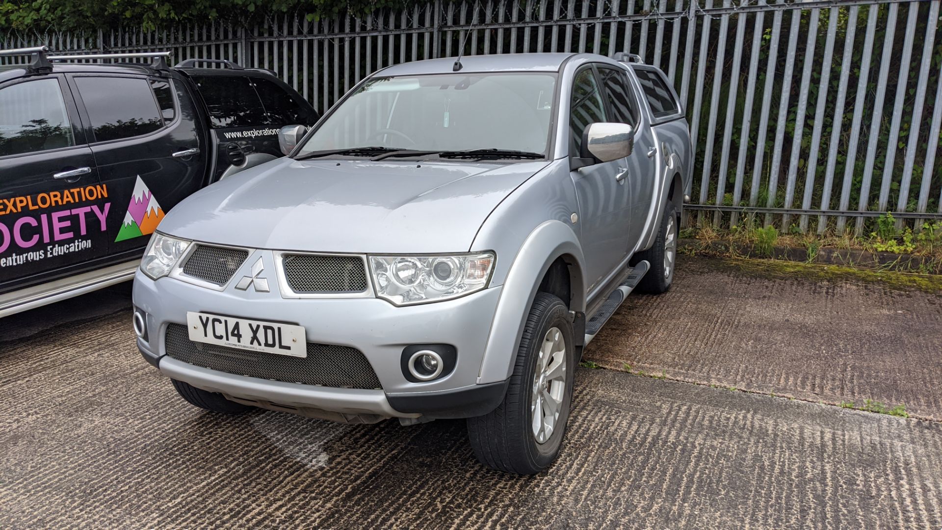 YC14 XDL Mitsubishi L200 Barbarian LB Double Cab DI/D 4X4 pick-up, 5 speed manual gearbox, 2477cc di - Image 5 of 35