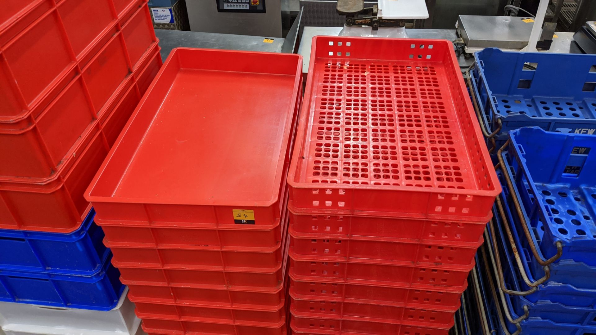 29 off red plastic stacking crates, each measuring 460mm x 760mm x 80mm, in 2 styles, one with holes - Image 3 of 4