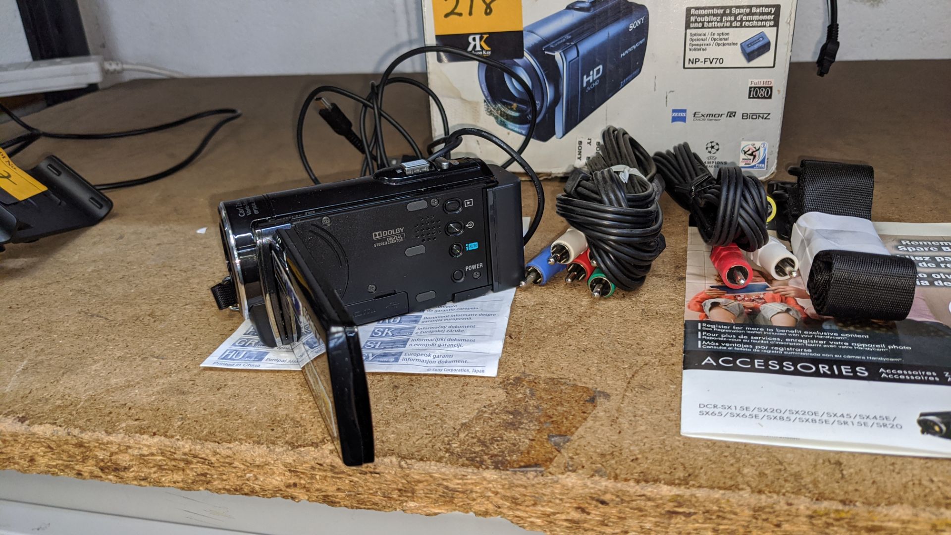 Sony Handycam video camera model HDR-CX115E including box, manual, cables & accessories - Image 4 of 8