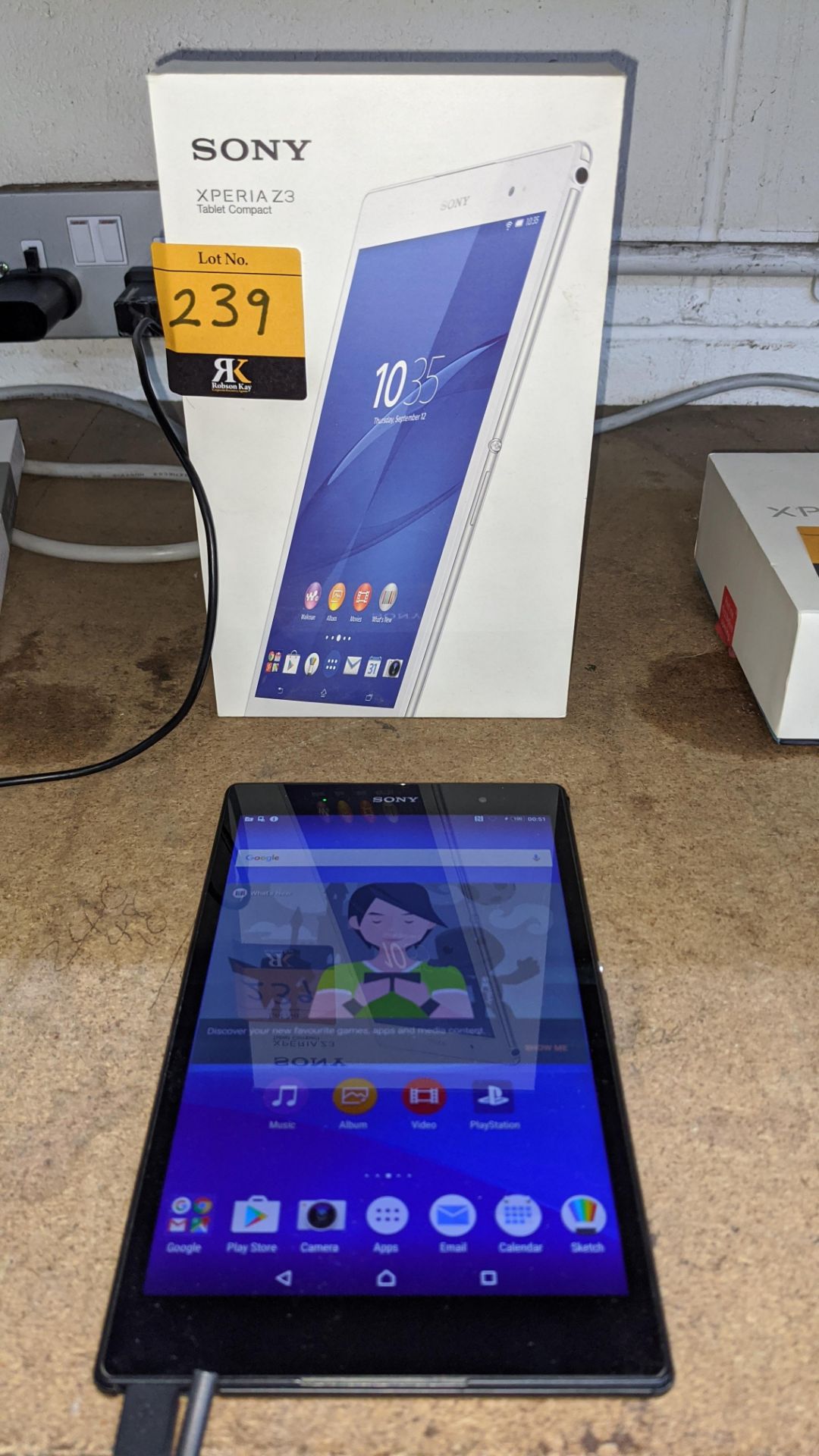 Sony Xperia model Z3 16Gb tablet including box, charger & charging cable - Image 2 of 10