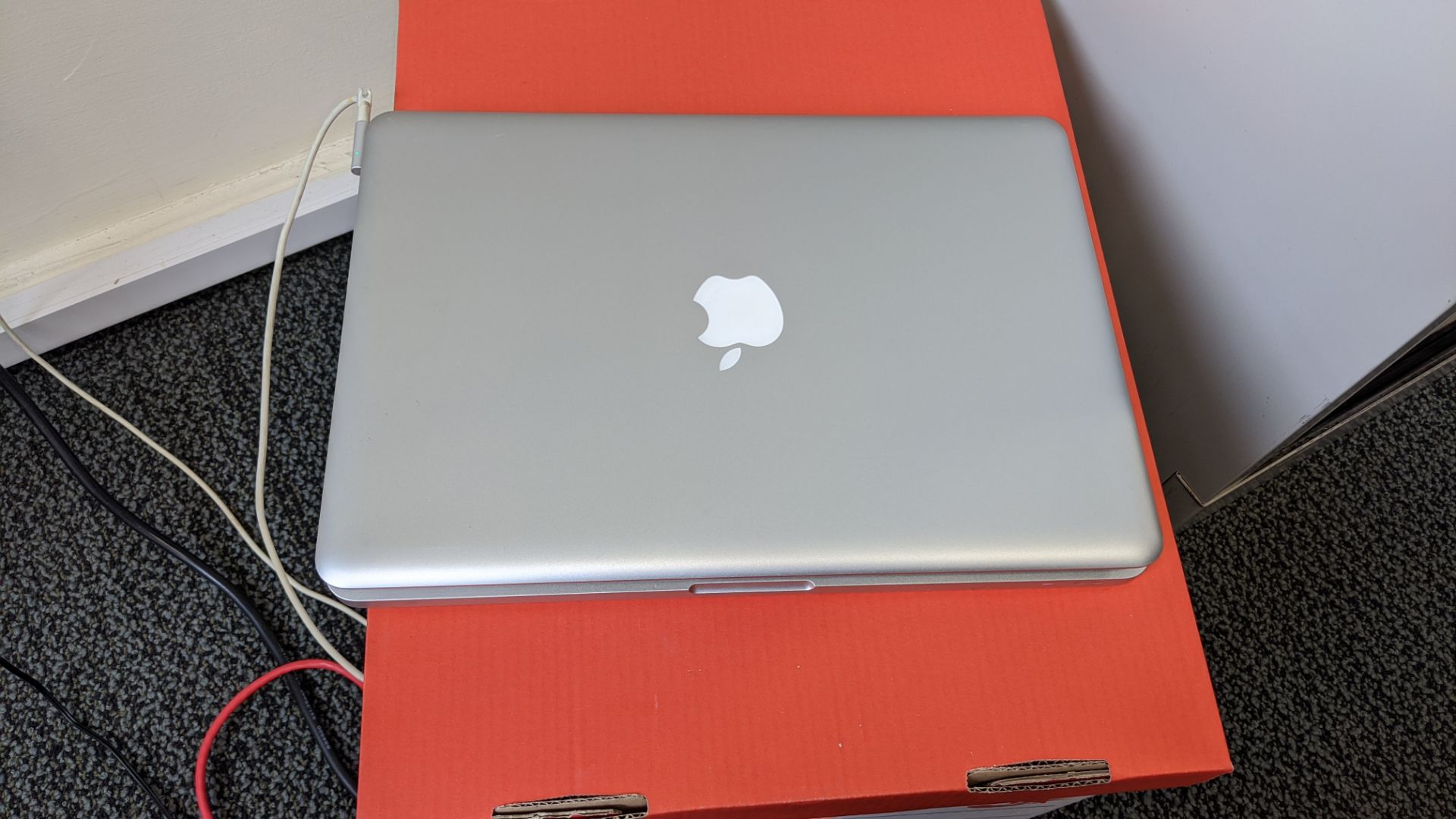 Apple Macbook Pro model A1278 notebook computer with 2.5GHz core i5 (i5-3210m), 8Gb RAM, 500Gb HDD i - Image 12 of 16