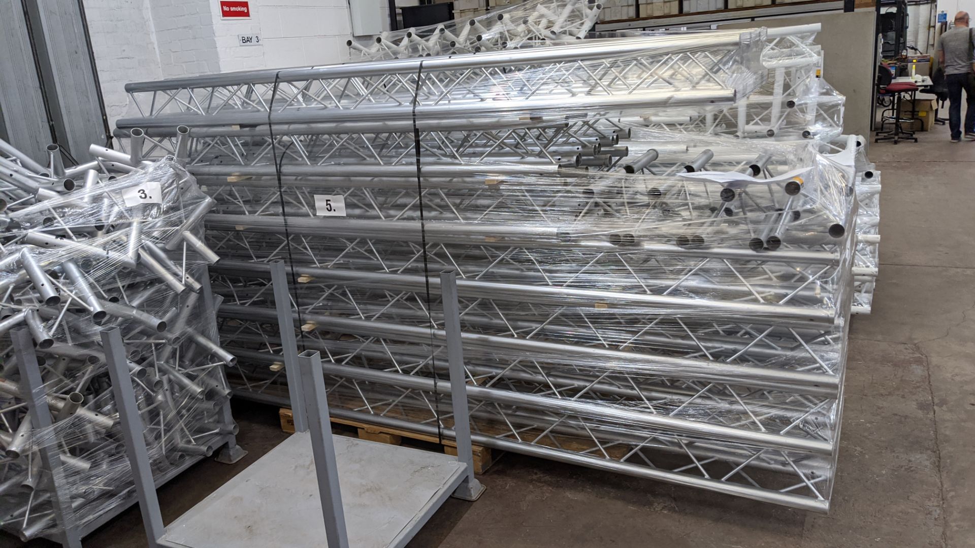 Optikinetics Trilite 200 Series Truss in silver, comprising the following: 8 off 2TR4000, 12 off 2 - Image 8 of 10