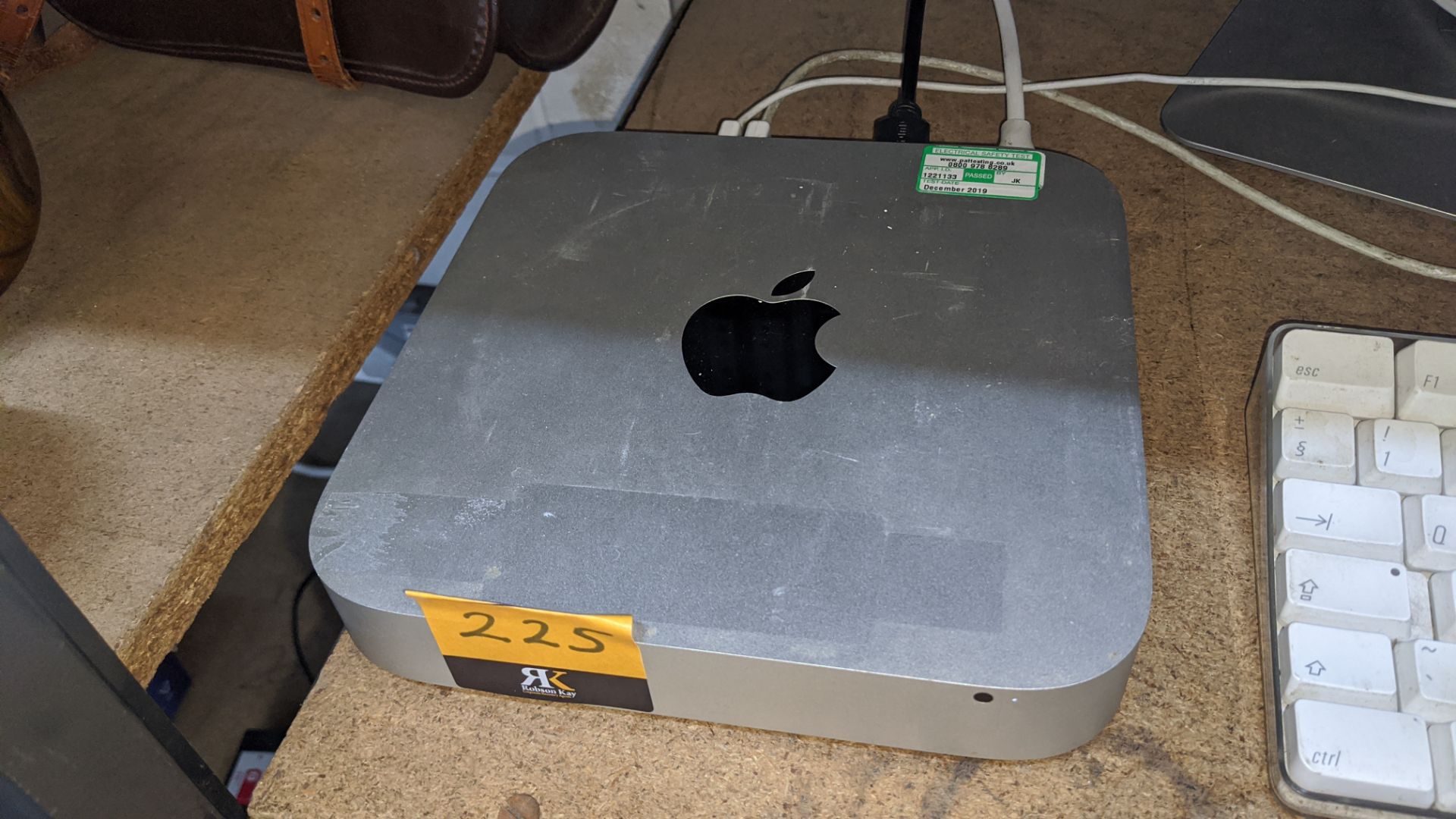 Apple Mac mini computer model A1347/EMC2840 with 1.4GHz Intel Core i5 CPU, 4Gb RAM, 500Gb HDD. Plea - Image 3 of 8