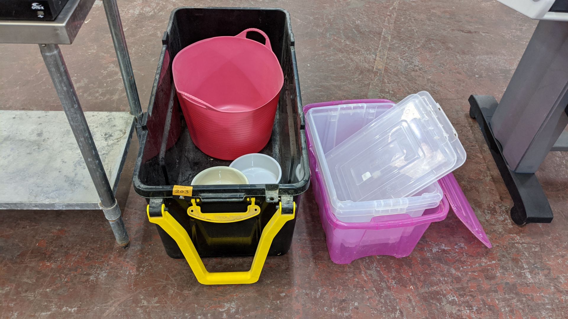 Quantity of assorted plastic storage containers plus 4 dog bowls