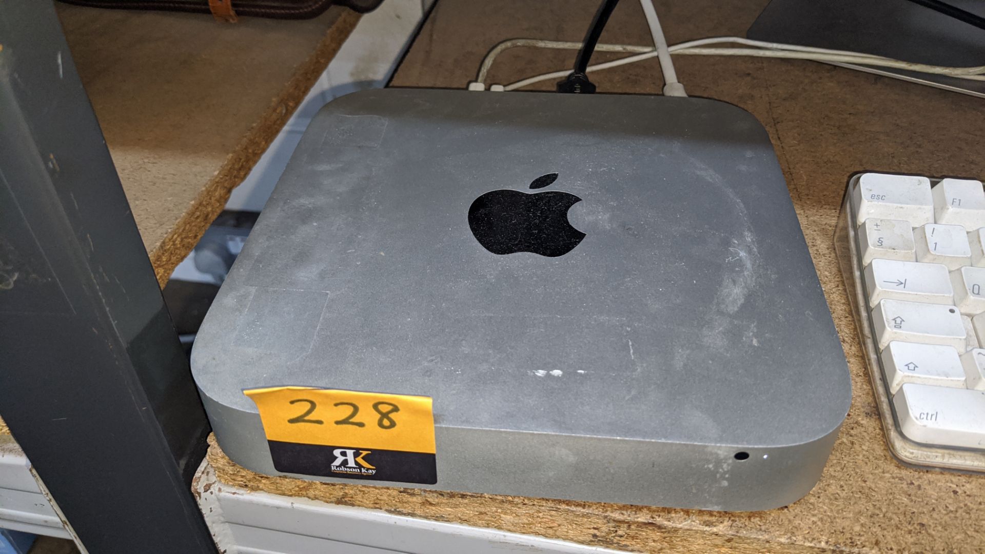 Apple Mac mini computer model A1347 with 2.5GHz Intel Core i5 CPU, 8Gb RAM, 500Gb HDD. Please note - Image 3 of 10
