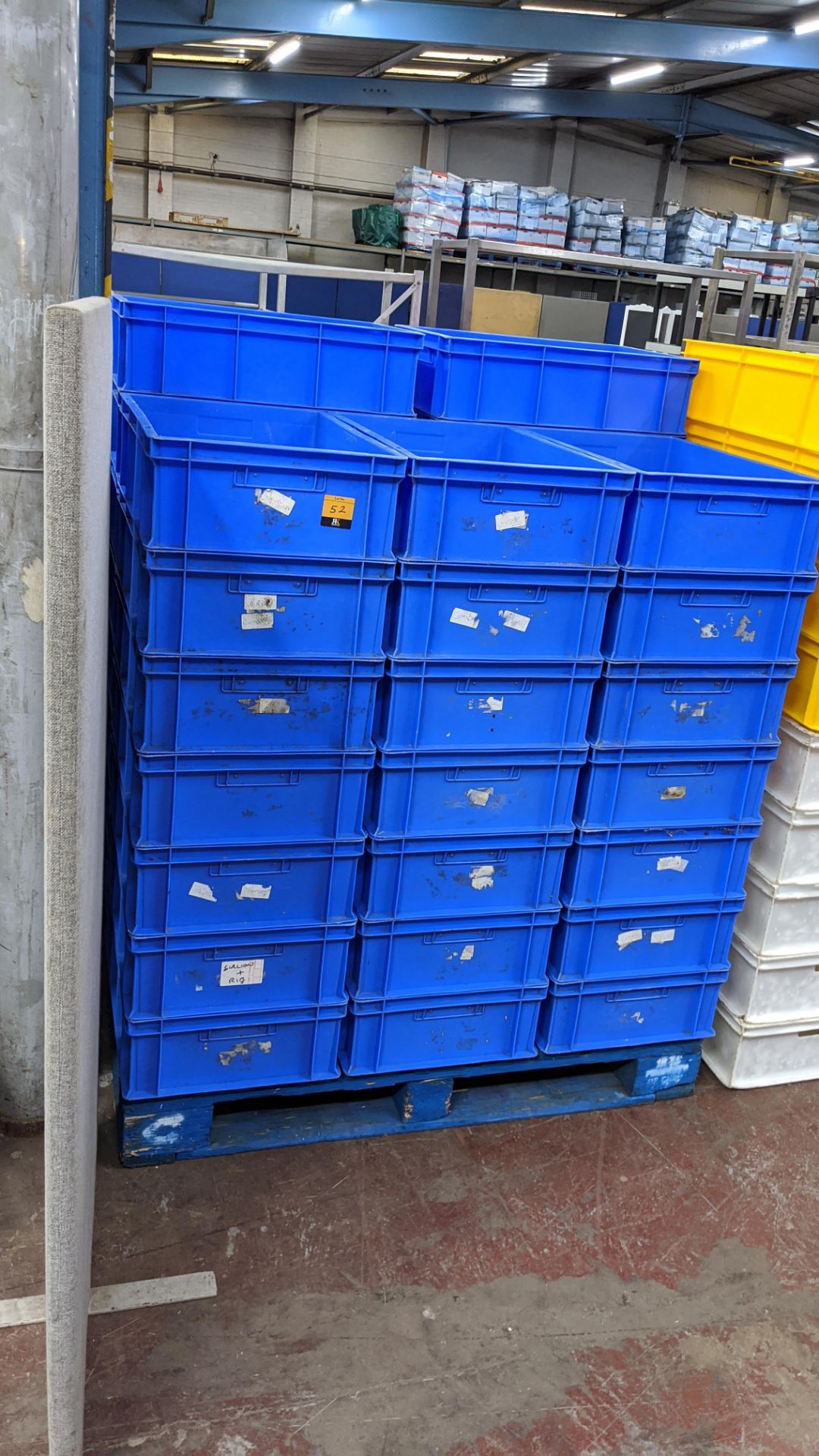 37 off blue plastic stacking crates each measuring circa 390mm x 595mm x 160mm - Image 5 of 5