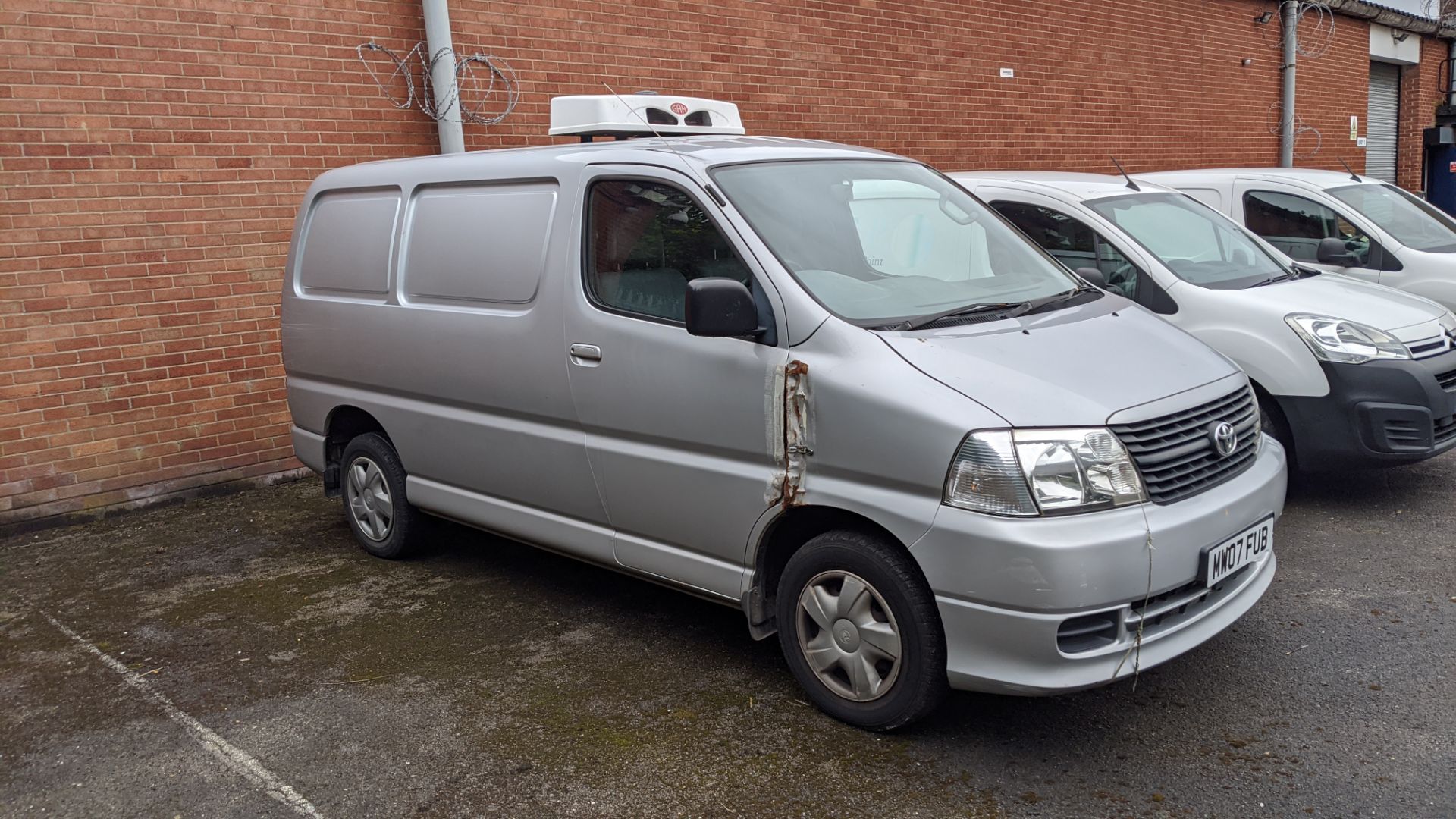 MW07 FUB Toyota HiAce 280 D-4D 95 SWB refrigerated panel van, 5 speed manual gearbox, 2494cc diesel - Image 2 of 35