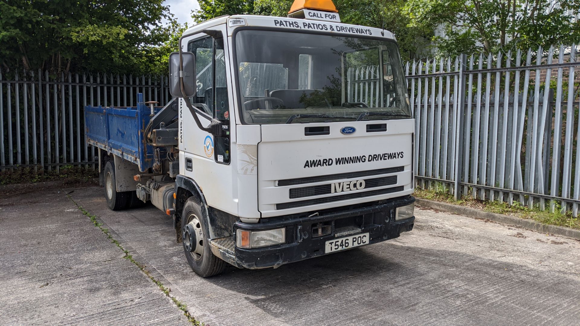 T546 POC Iveco Ford 75E15 7.5ton tipper with hi-ab, 6 speed manual gearbox, 5861cc diesel engine. C