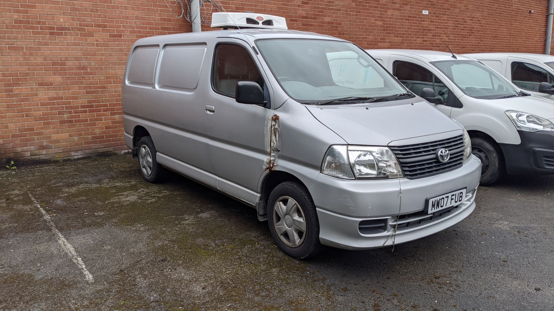 MW07 FUB Toyota HiAce 280 D-4D 95 SWB refrigerated panel van, 5 speed manual gearbox, 2494cc diesel - Image 3 of 35