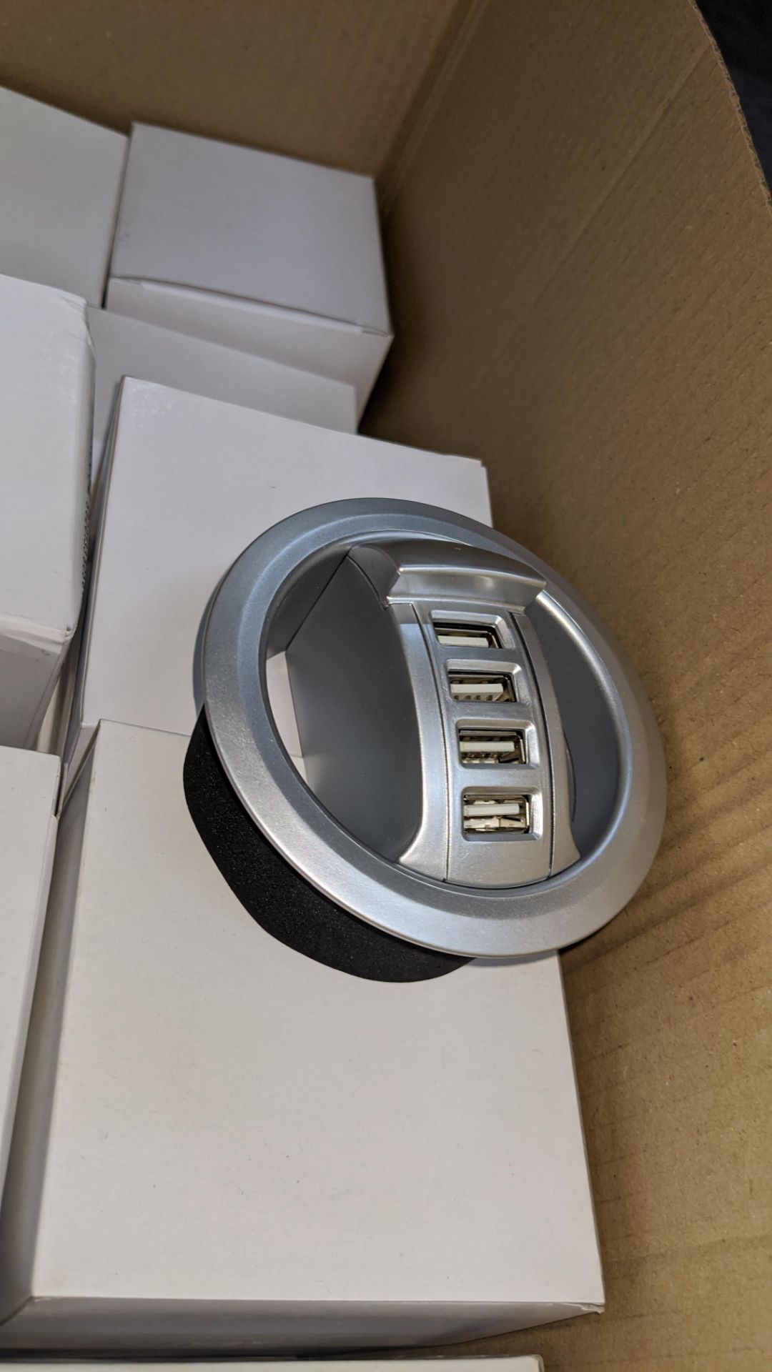 100 off (2 cartons) 4 port USB hubs to fit standard 80mm desk cable tidy aperture. Product dimensio - Image 3 of 3