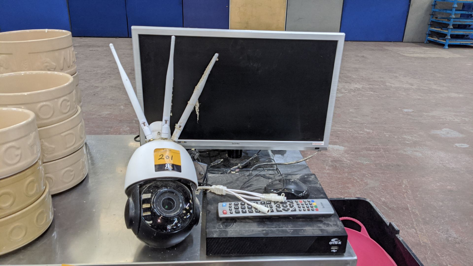 Oyn-X CCTV equipment comprising hard drive recorder, movable camera & monitor - Image 2 of 6