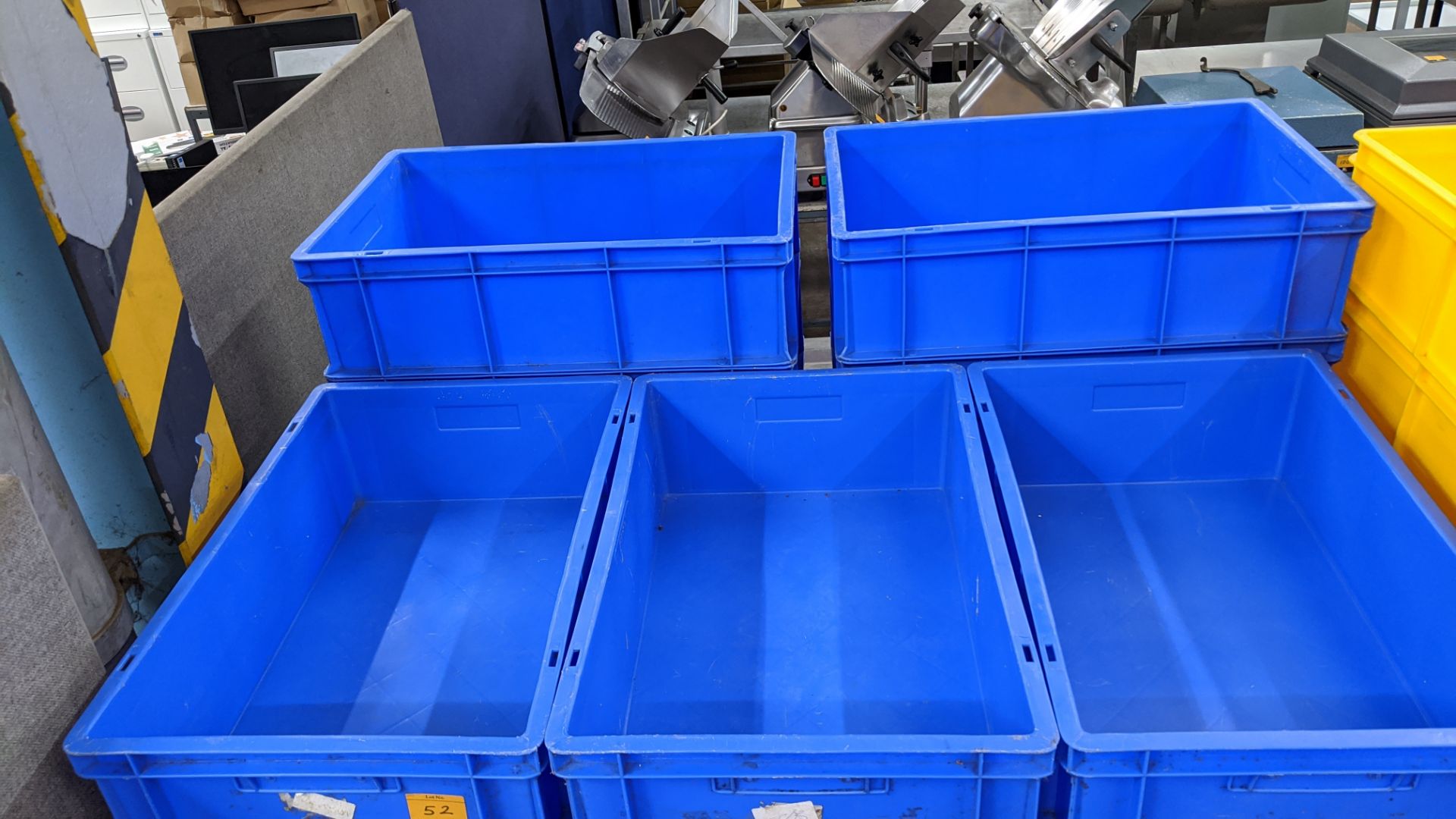 37 off blue plastic stacking crates each measuring circa 390mm x 595mm x 160mm - Image 4 of 5