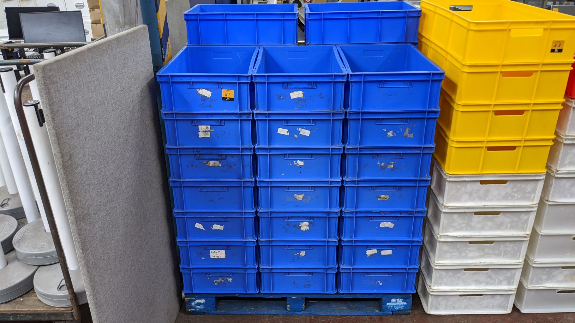 37 off blue plastic stacking crates each measuring circa 390mm x 595mm x 160mm - Image 2 of 5