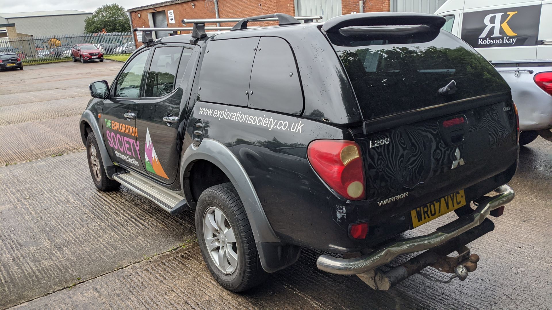 WR07 VYC Mitsubishi L200 Warrior Di-D Double Cab 4x4 pick-up, 5 speed manual gearbox, 2477cc diesel - Image 7 of 32