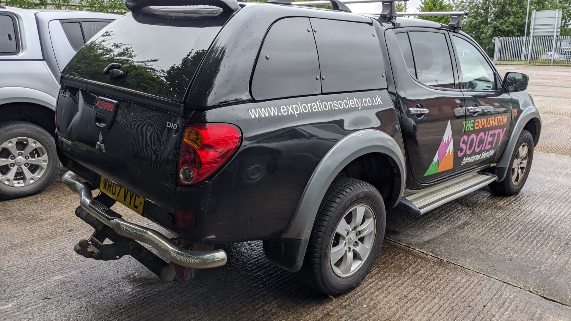 WR07 VYC Mitsubishi L200 Warrior Di-D Double Cab 4x4 pick-up, 5 speed manual gearbox, 2477cc diesel - Image 9 of 32