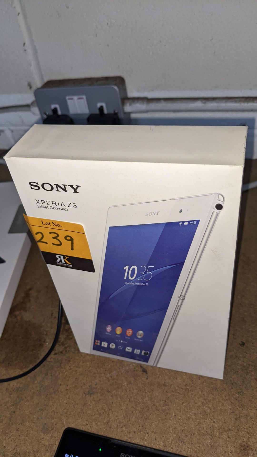 Sony Xperia model Z3 16Gb tablet including box, charger & charging cable - Image 8 of 10