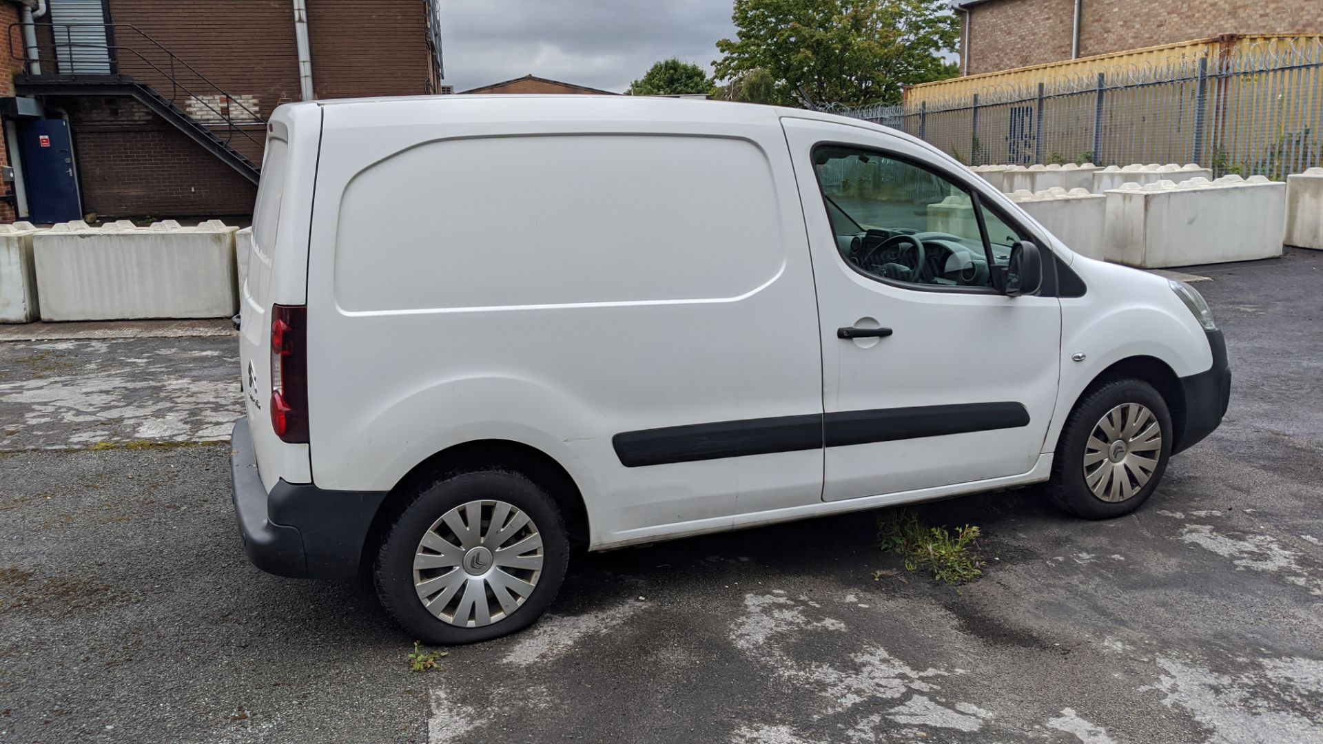 MC66 GSZ Citroen Berlingo 625 Enterprise Blue HDI panel van, 5 speed manual gearbox, 1560cc diesel e - Image 11 of 25