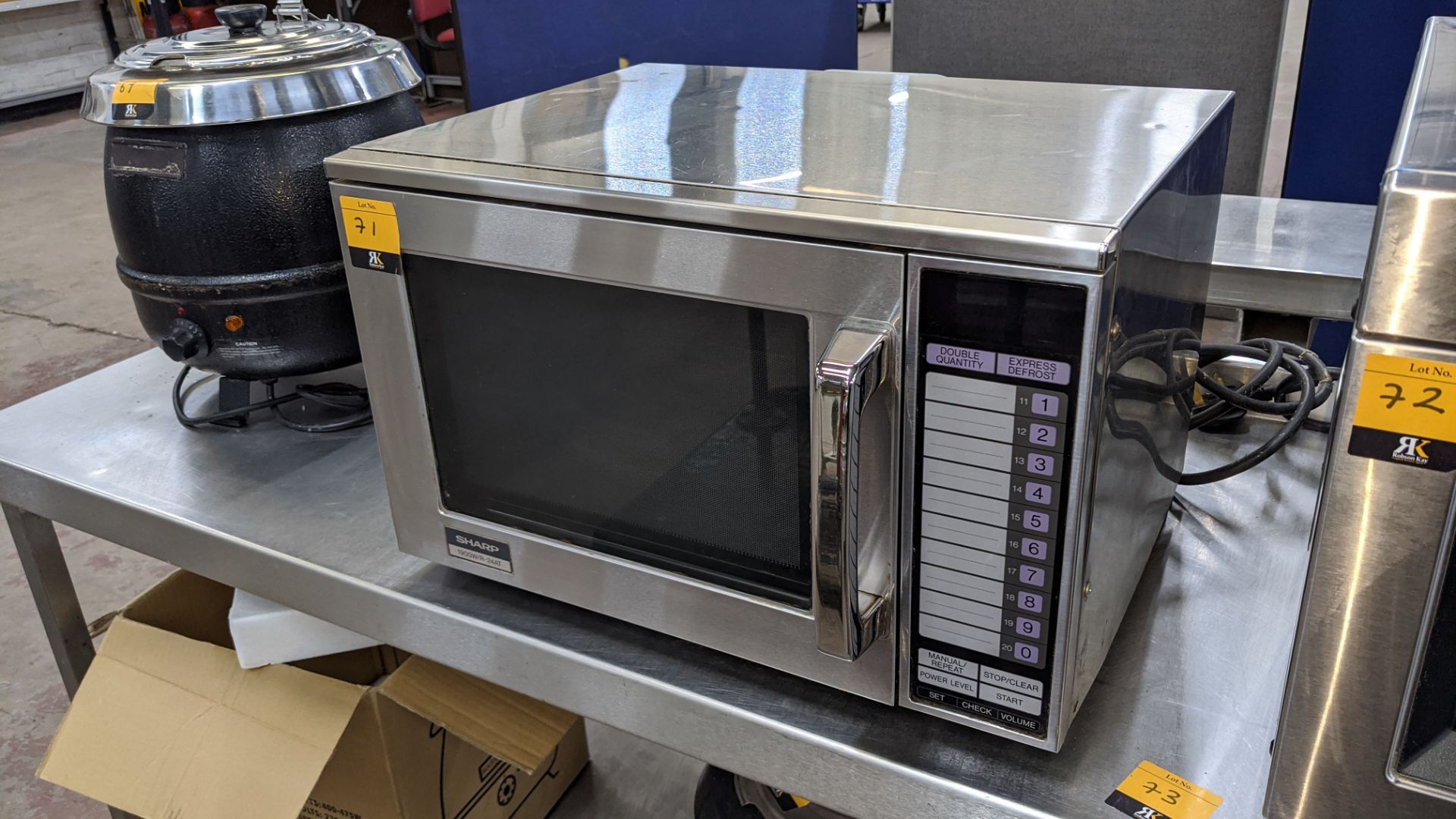 Sharp 1900W commercial microwave model R-24AT - Image 3 of 4