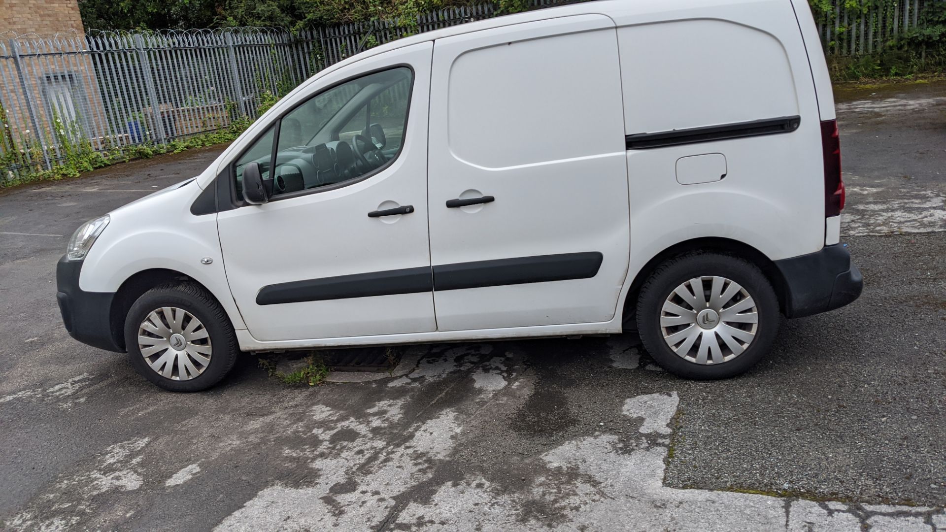 MC66 GSZ Citroen Berlingo 625 Enterprise Blue HDI panel van, 5 speed manual gearbox, 1560cc diesel e - Image 5 of 25