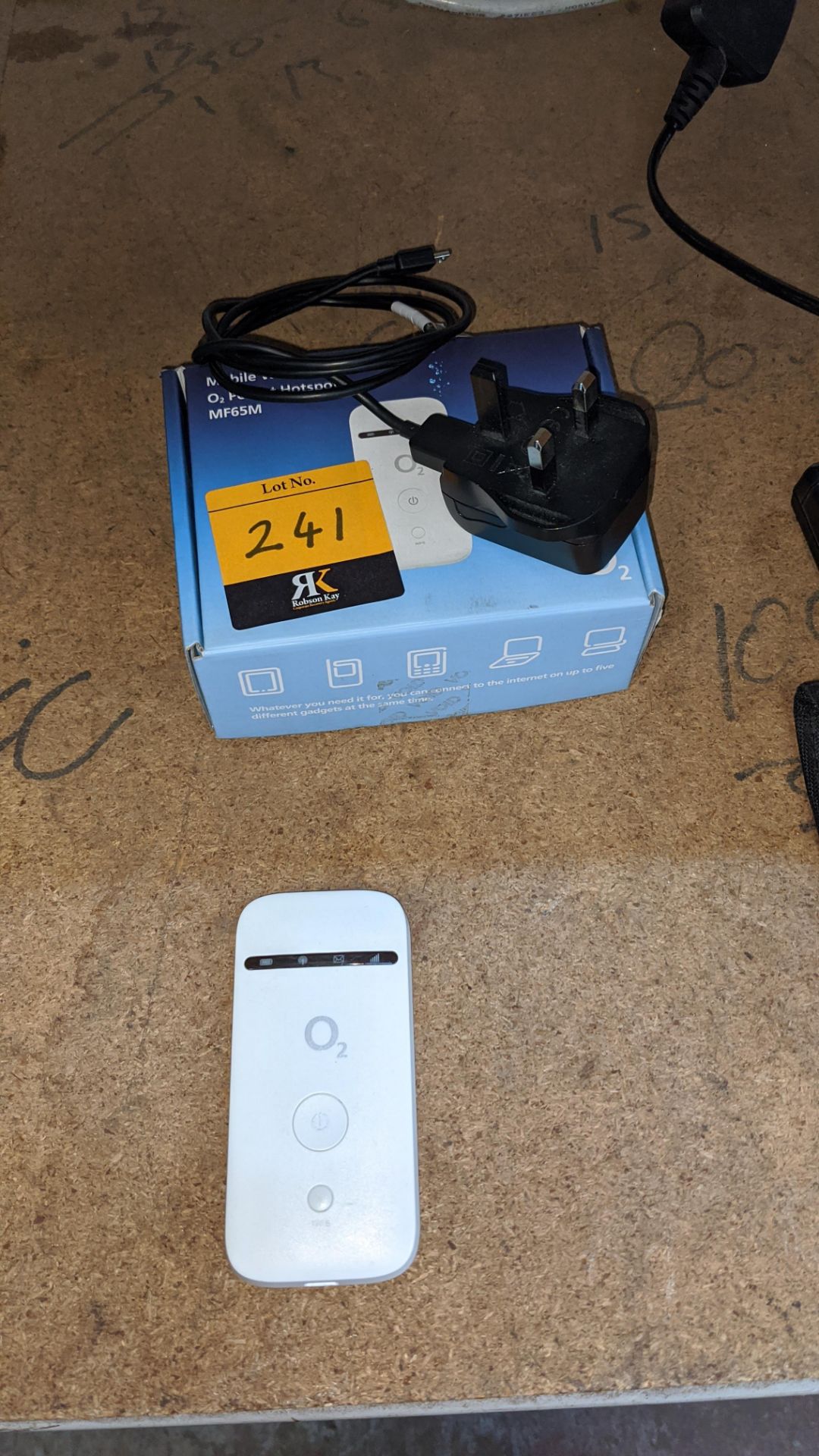 Mobile Wi-Fi O2 pocket hot spot including box & charger - Image 2 of 5