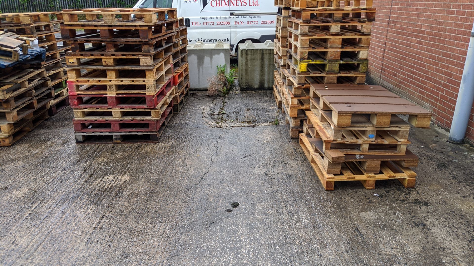 Approx. 3 stacks of euro pallets & 4 stacks of standard size pallets, containing a total of approx. - Image 6 of 9