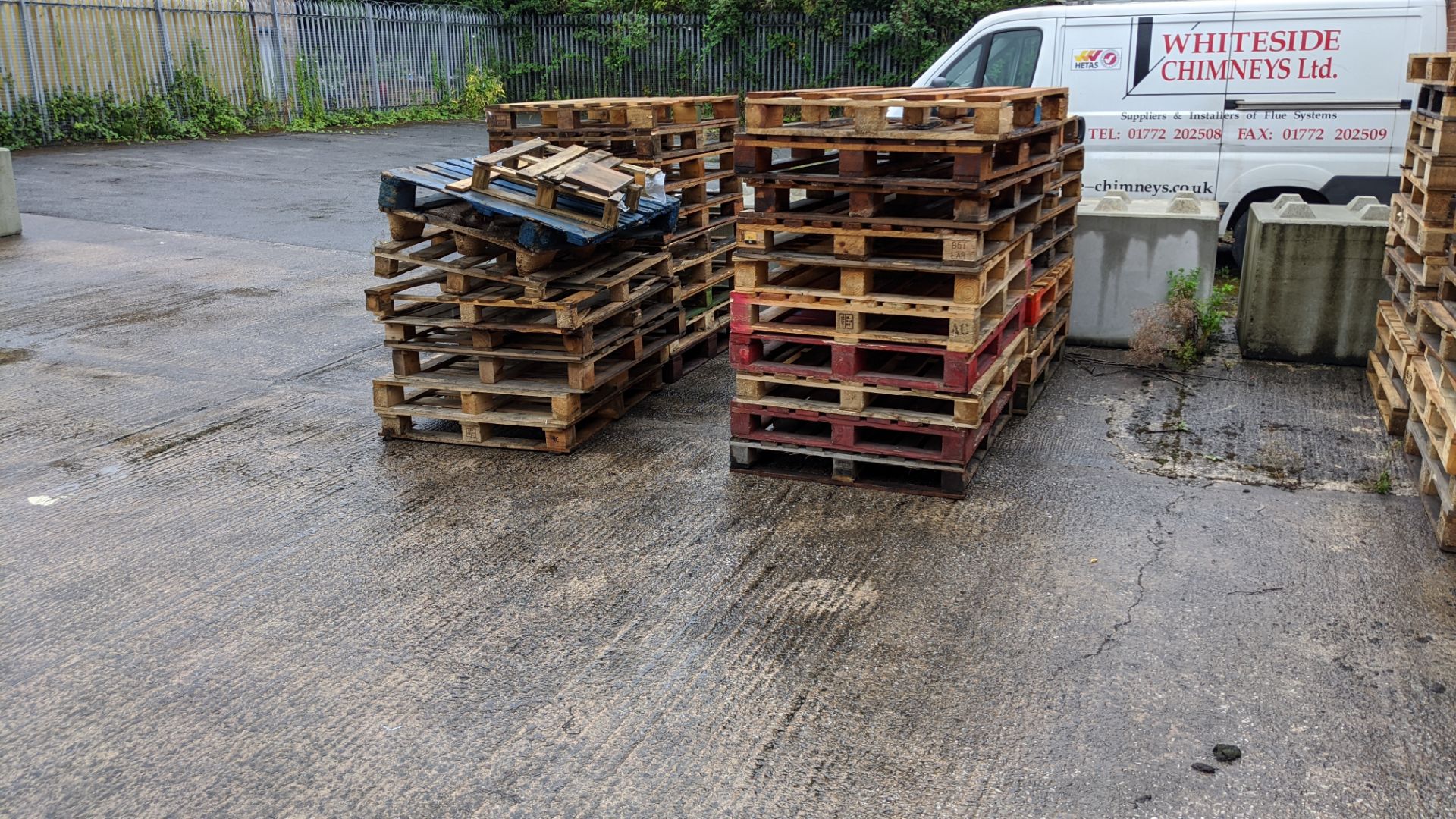 Approx. 3 stacks of euro pallets & 4 stacks of standard size pallets, containing a total of approx. - Image 7 of 9