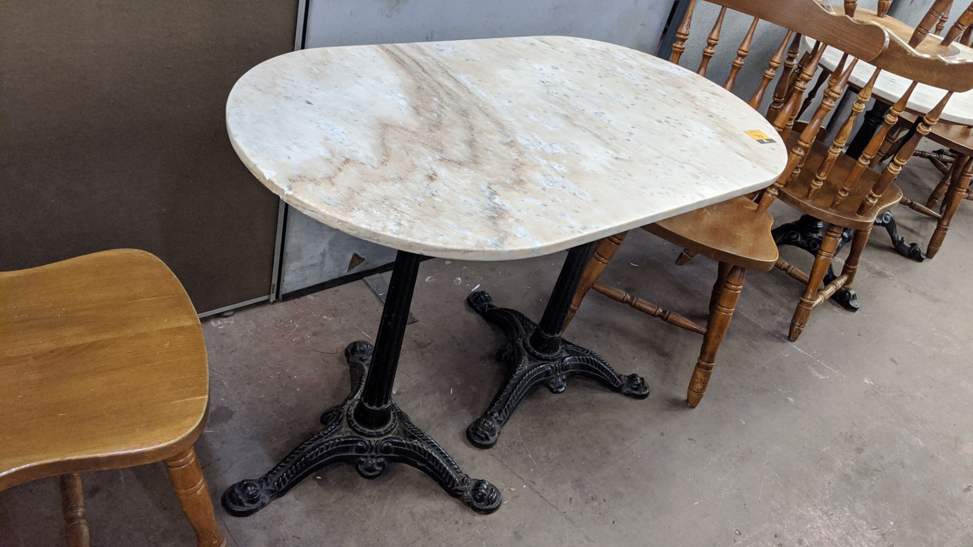 4 off oval dining/café tables, each comprising a heavy-duty marble or equivalent top & 2 off heavy-d - Image 3 of 6