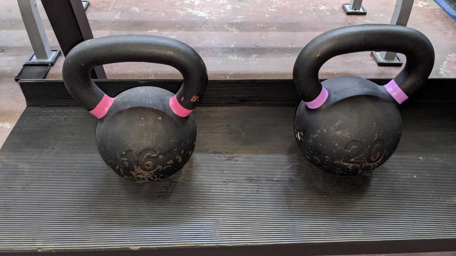 Origin kettlebell set comprising 2-tier rack & total of 7 kettlebells - updated description - Image 8 of 10