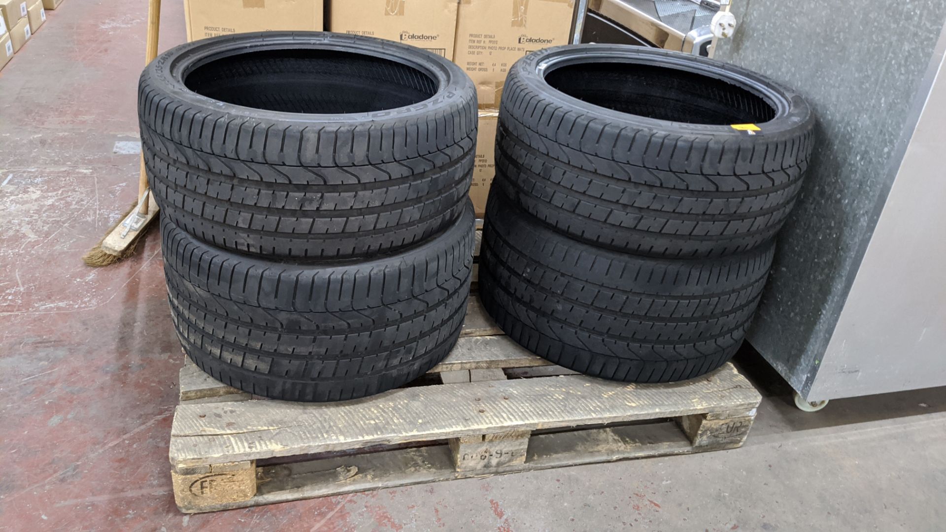 Set of 4 Pirelli P-ZERO tyres, 295/30/ZR19 rear and 255/35/ZR19 front, AM8/Aston Martin designation - Image 3 of 13