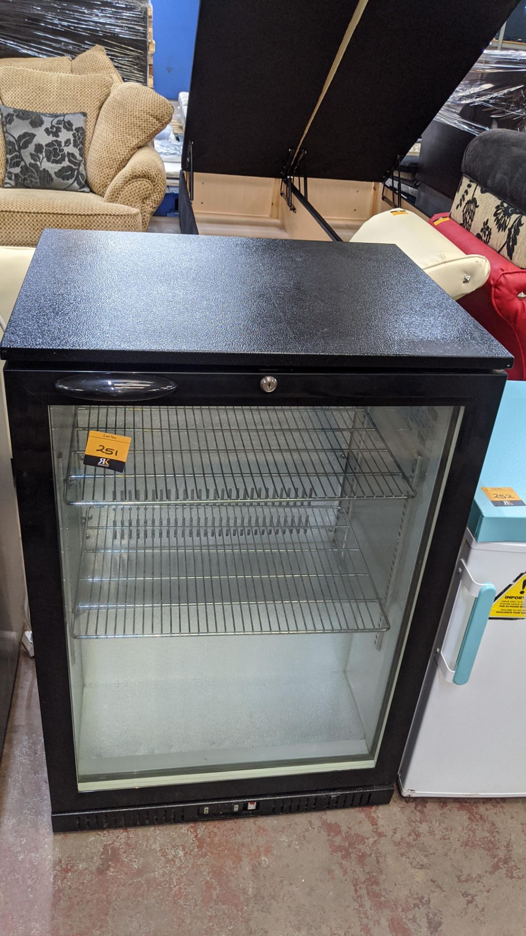 Black back bar/bottle fridge with clear door, HX101 - Image 2 of 4