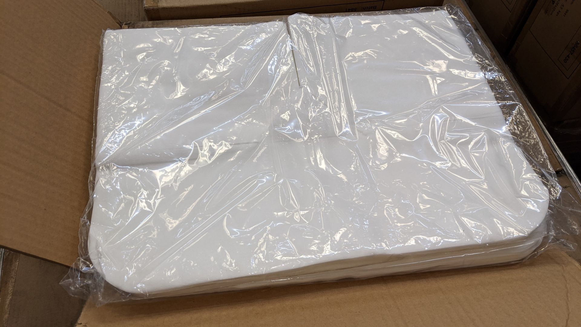 30 boxes of Ellisons disposable face rest covers, Y Style. Each box contains 10 bags & each bag co - Image 5 of 5