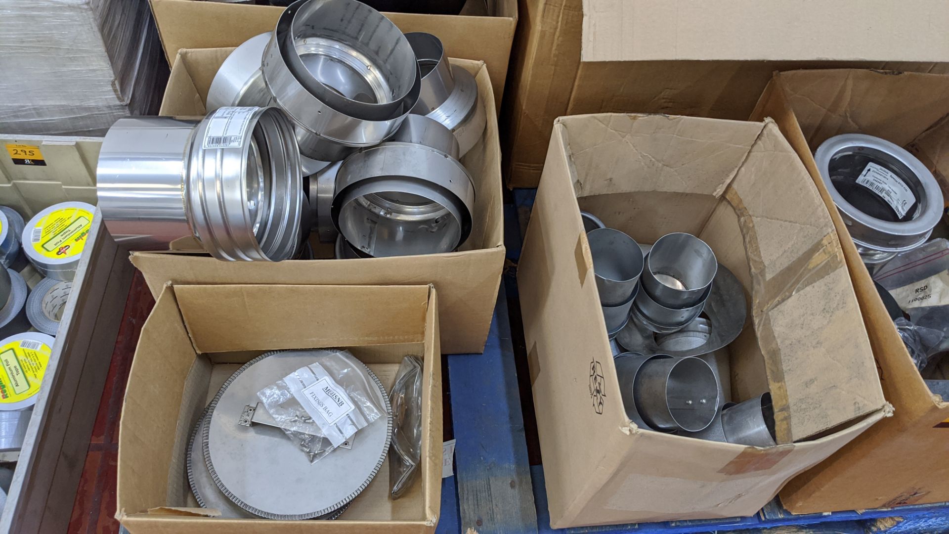 The contents of a pallet of assorted chimney components - Image 4 of 8