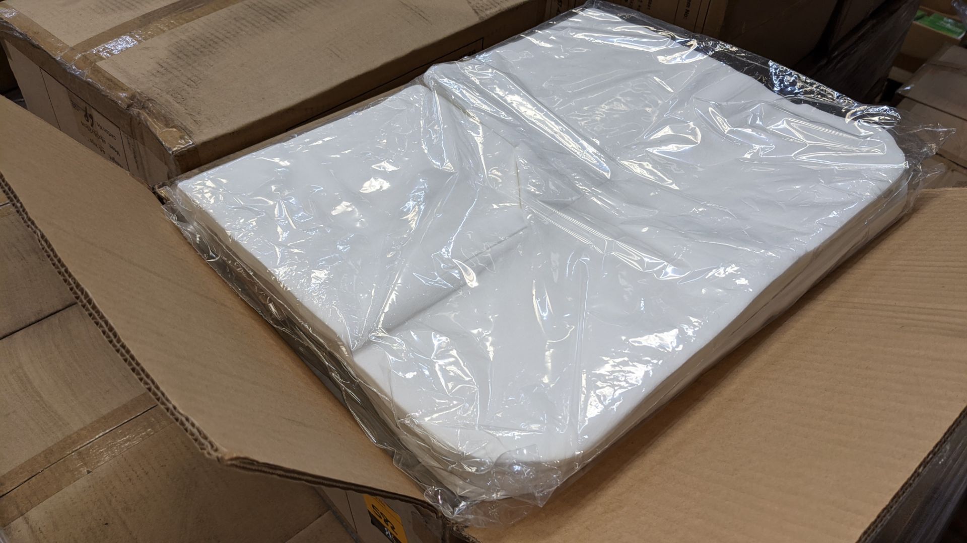 30 boxes of Ellisons disposable face rest covers, Y Style. Each box contains 10 bags & each bag co - Image 5 of 5