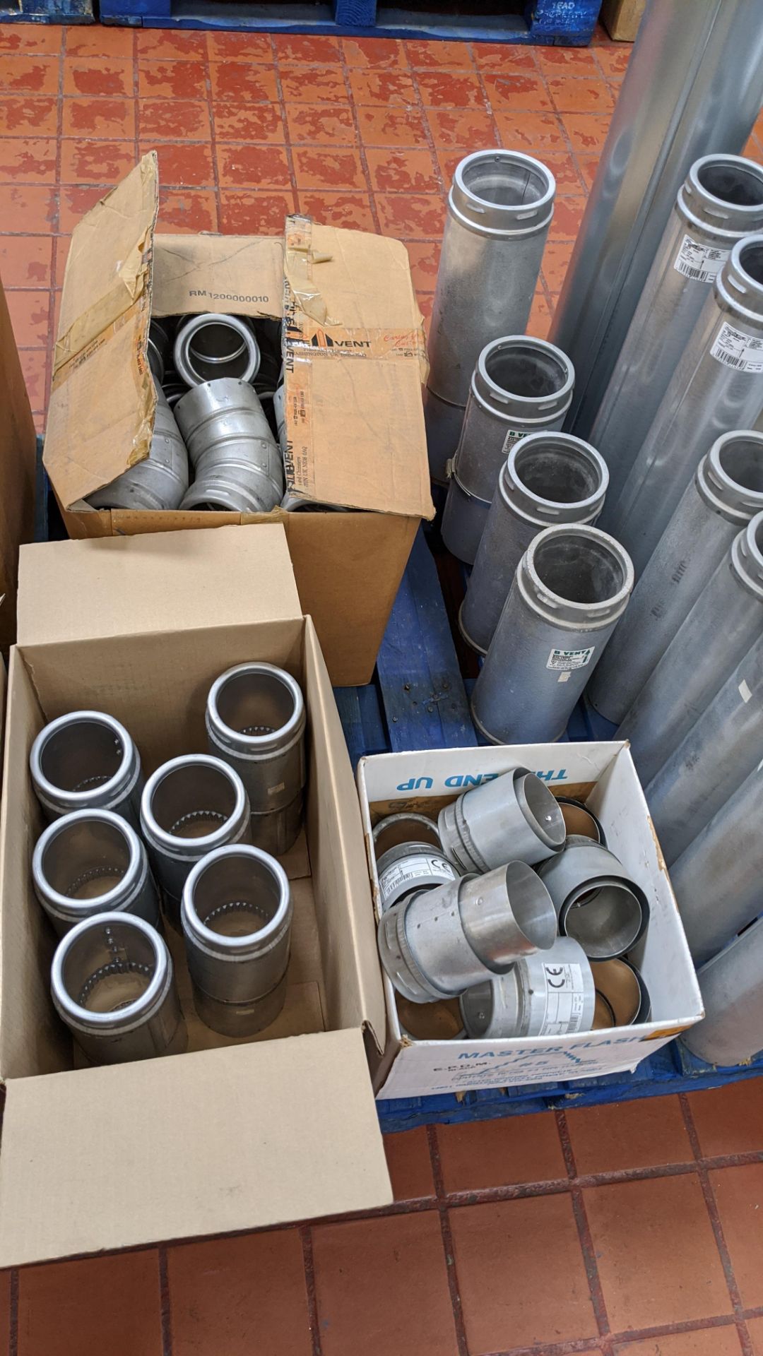 The contents of a pallet of Schiedel pipe, connectors & other chimney components - Image 6 of 7