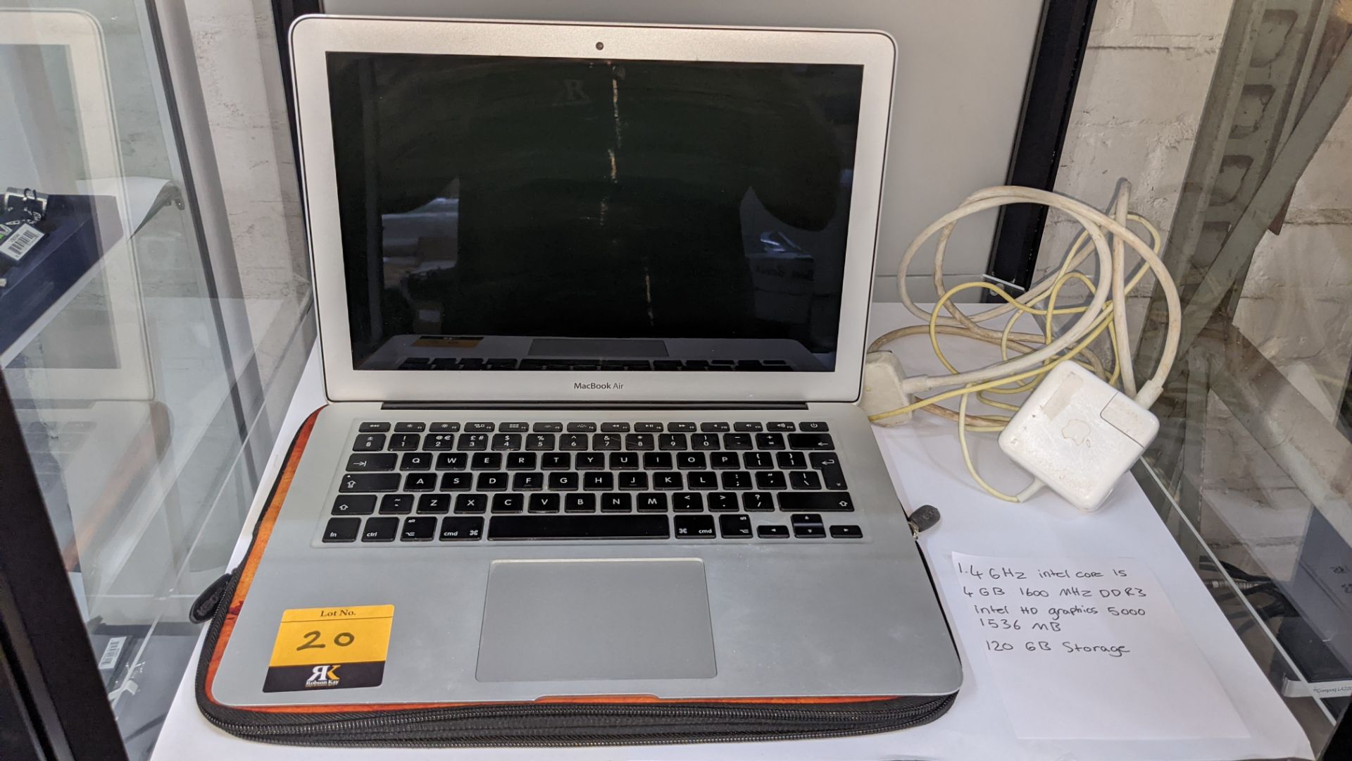 Apple MacBook Air in silver model A1466 with 1.4GHz Intel Core i5, 120Gb storage, 4Gb 1600MHz DDR3, - Image 12 of 12