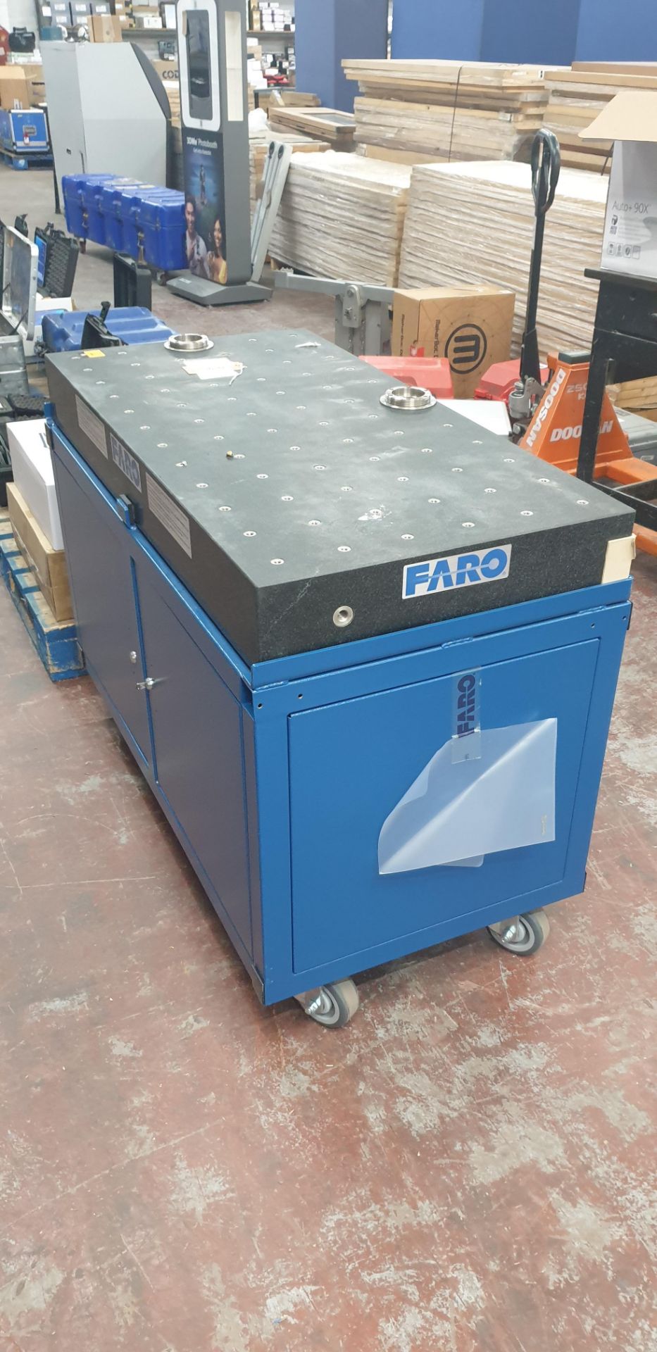 Large Faro Granite Rolling Cart - Image 3 of 7