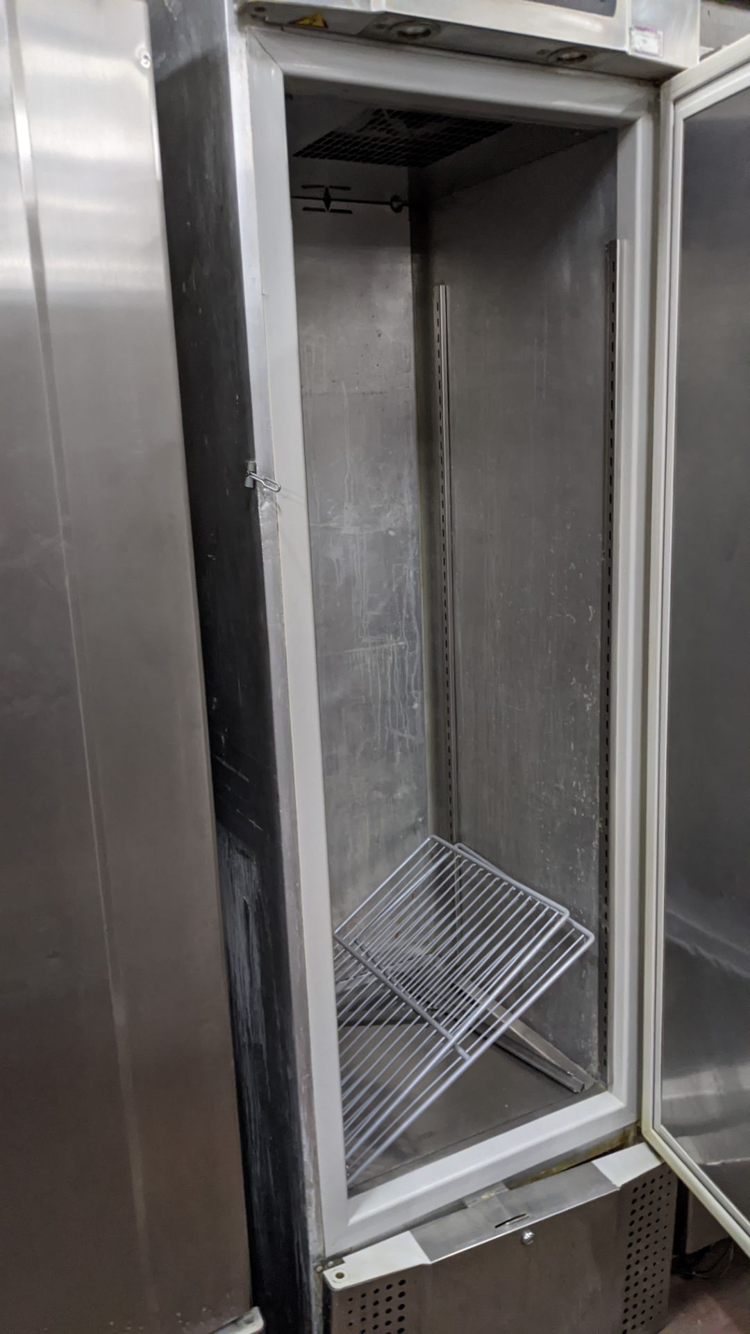 Gram Midi K425 RSH stainless steel tall commercial fridge - Image 4 of 5