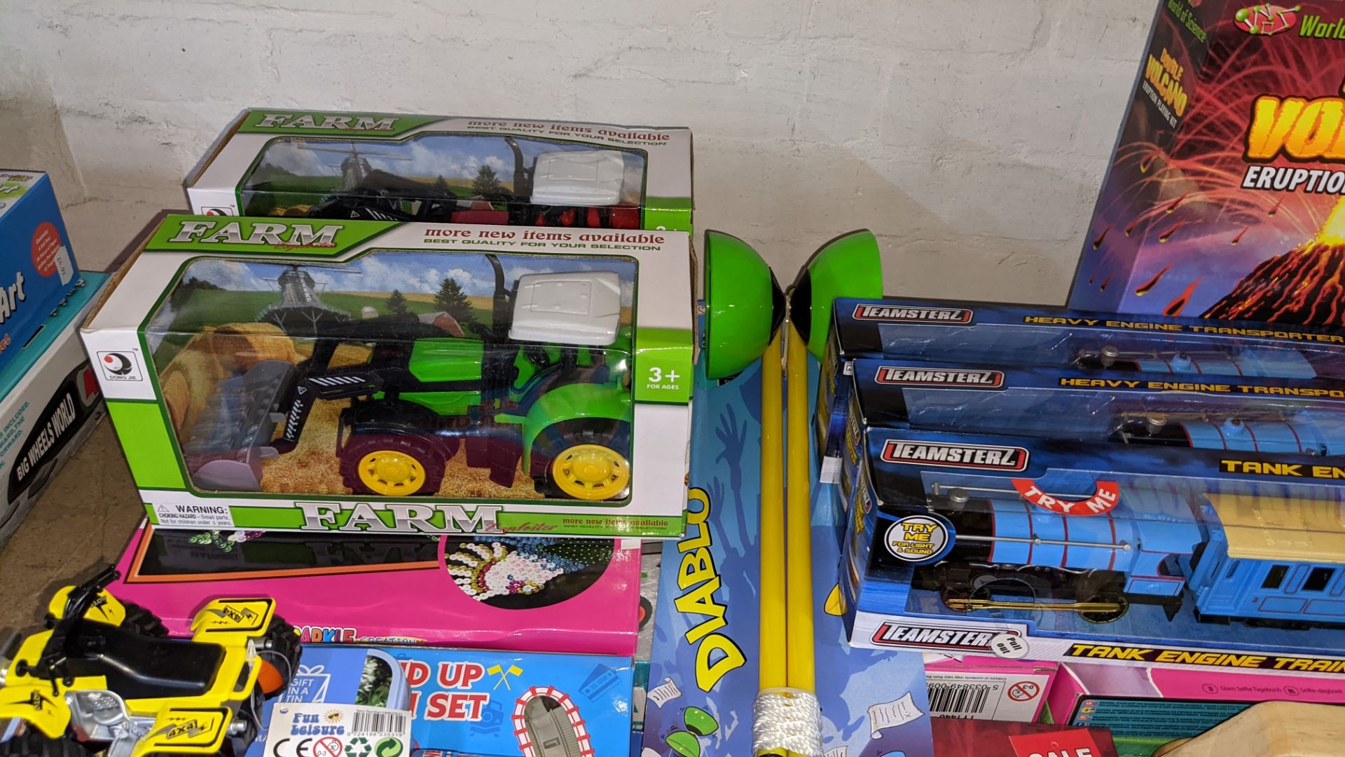 Mixed lot of children's toys as pictured - please note lots 741 & 742 each form approx. half of one - Image 6 of 9