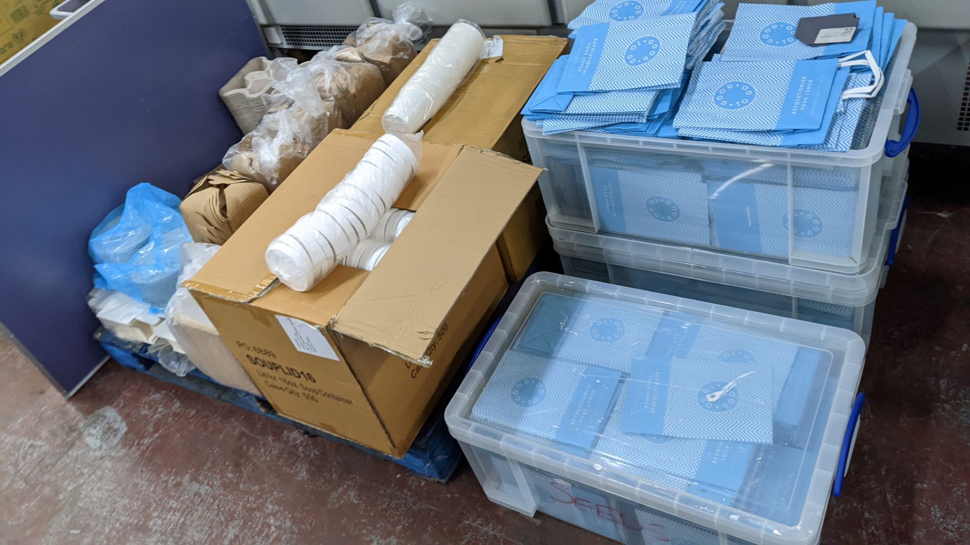 Contents of a pallet of polystyrene, paper & cardboard containers, trays & related items plus 3 larg - Image 11 of 11